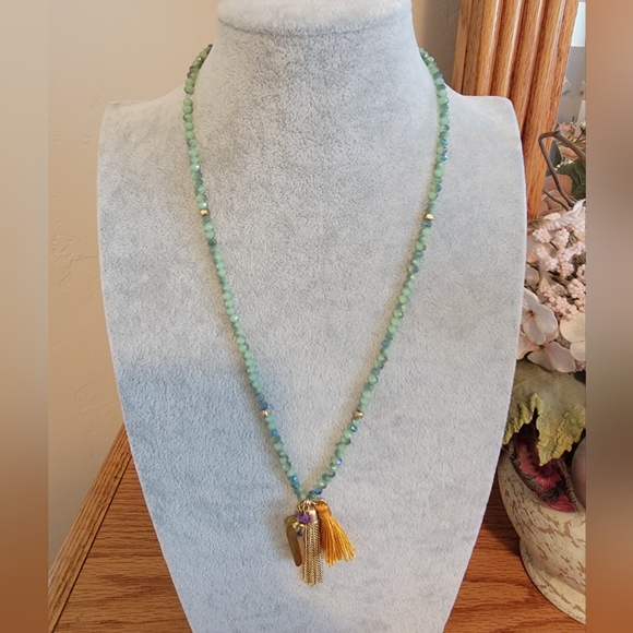 Jewelry - Irridescent Sage Green Faceted Glass Beaded Stretch Necklace With Tassel